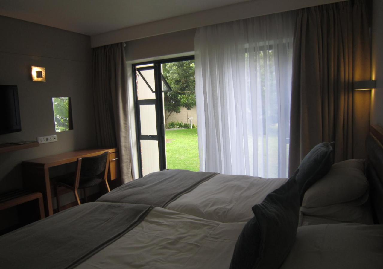 Blue Lagoon Hotel And Conference Centre East London Ngoại thất bức ảnh
