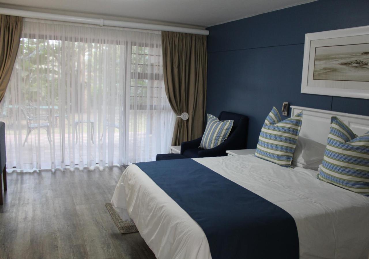Blue Lagoon Hotel And Conference Centre East London Ngoại thất bức ảnh