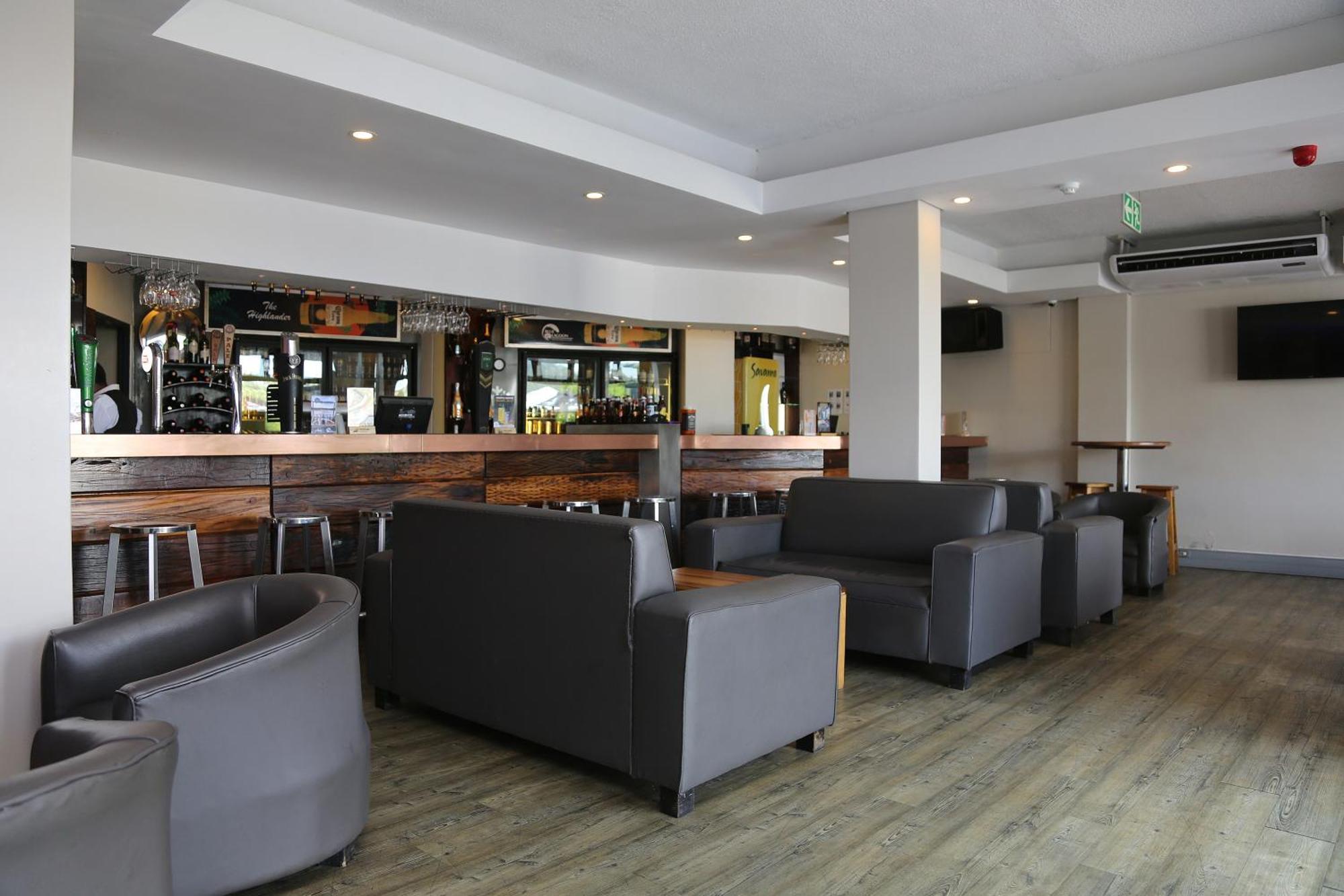 Blue Lagoon Hotel And Conference Centre East London Ngoại thất bức ảnh