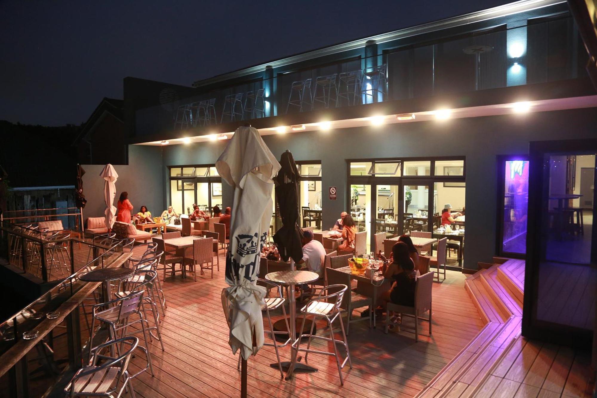 Blue Lagoon Hotel And Conference Centre East London Ngoại thất bức ảnh