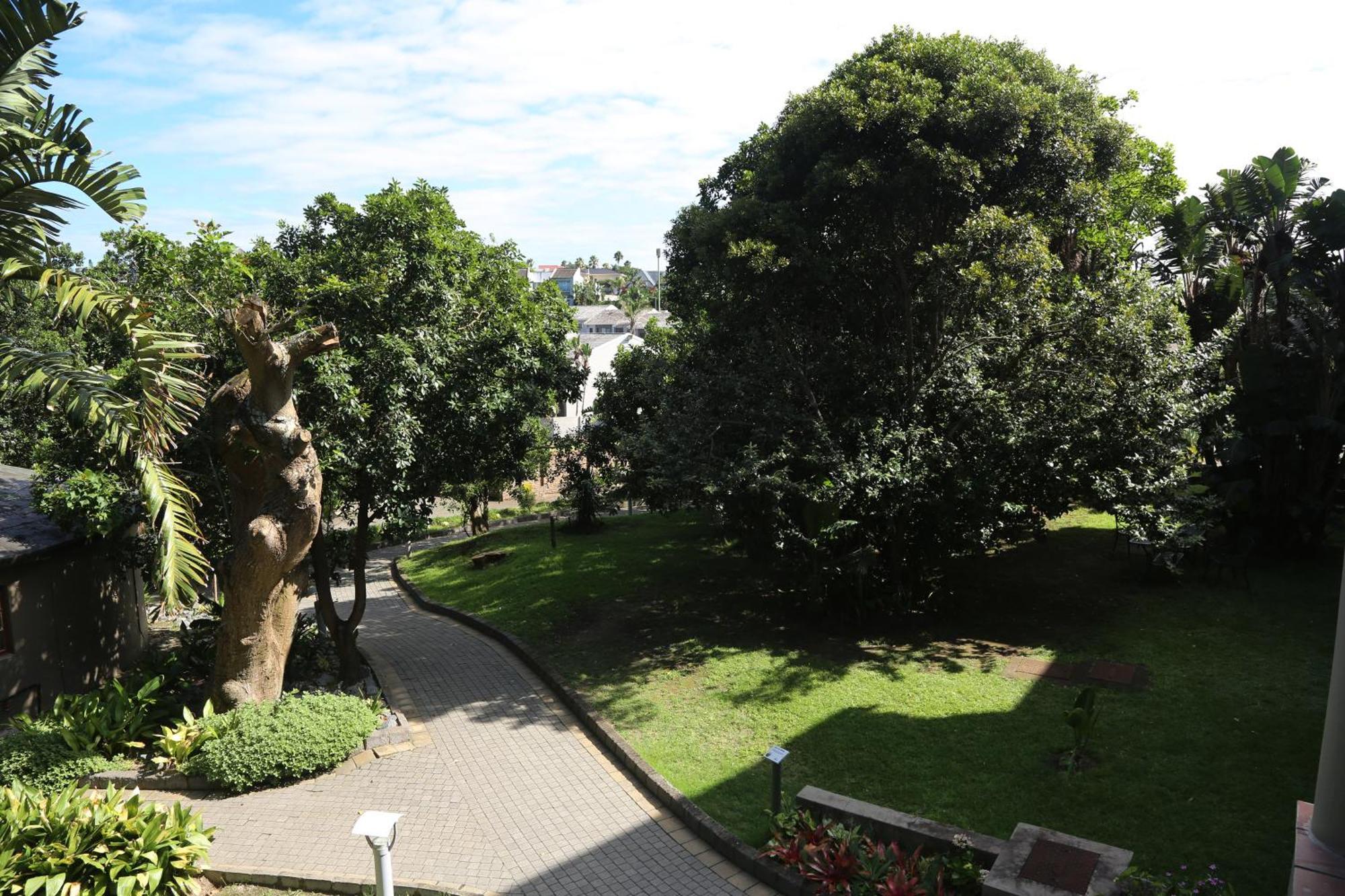 Blue Lagoon Hotel And Conference Centre East London Ngoại thất bức ảnh