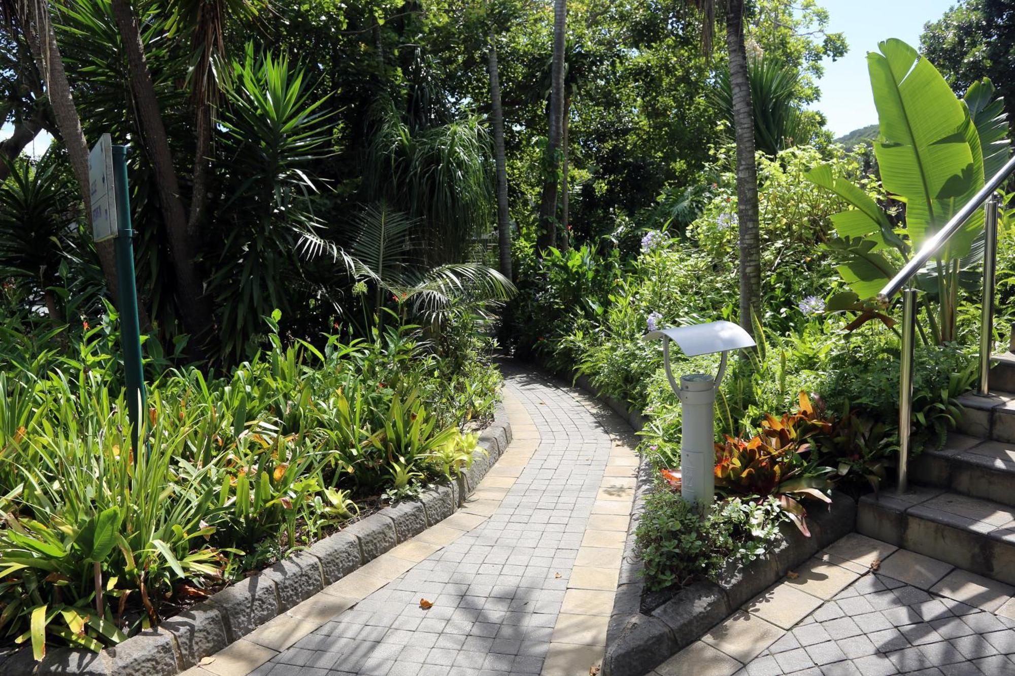 Blue Lagoon Hotel And Conference Centre East London Ngoại thất bức ảnh